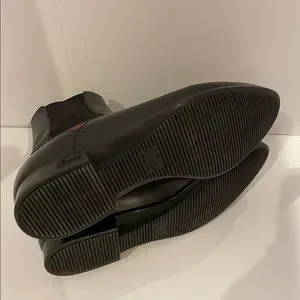 GUCCI men boot leather. Lightly worn. Size 9.5 price $450 Gucci | Shoes | Gucci Men Boot Leather Lightly Worn Size 95  main image 2